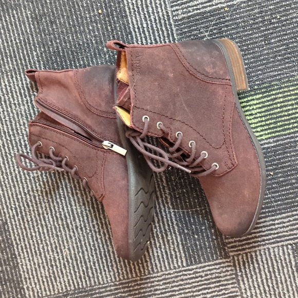 Earth Leather Brown Lace-Up Boots - Picture 2 of 3